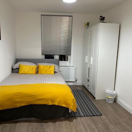 2 Bedroom Apartment Londen Buitenkant foto