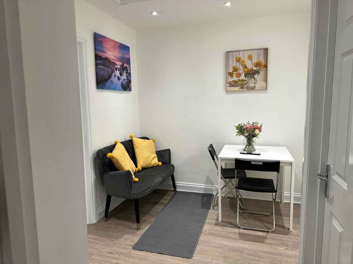 2 Bedroom Apartment Londen Buitenkant foto