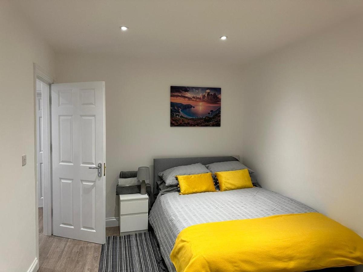 2 Bedroom Apartment Londen Buitenkant foto